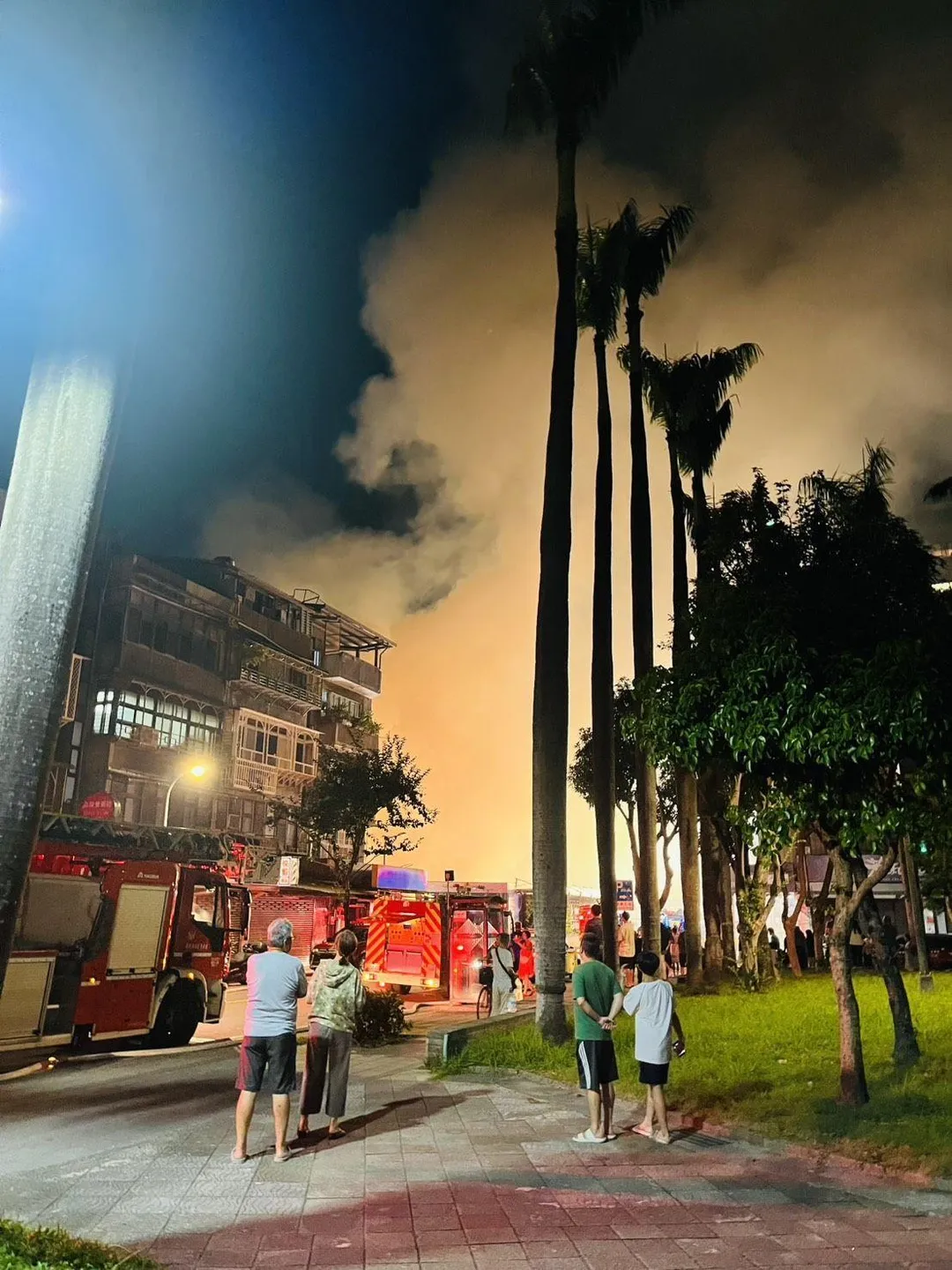 火煙範圍極大。(圖/記者爆料網)