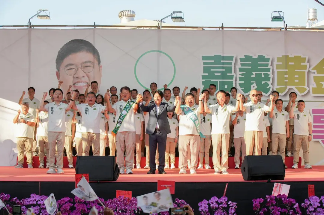 總統賴清德南下為民進黨嘉義縣長參選人蔡易餘助選。(圖/翻攝蔡易餘臉書)