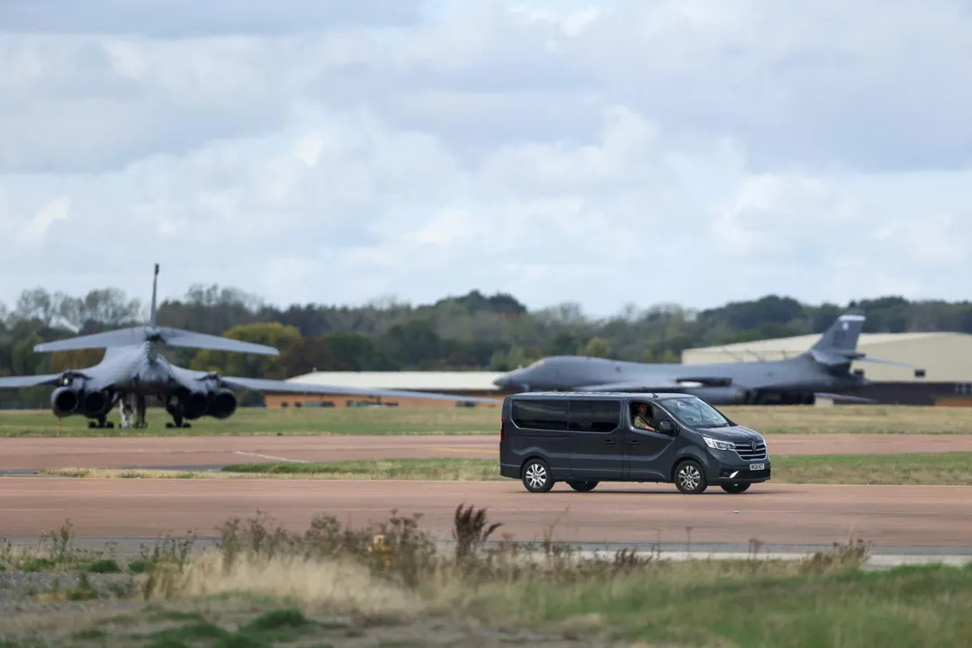 英國西南部費爾福德皇家空軍基地附近近日發生疑似恐怖攻擊相關事件。（圖／路透）