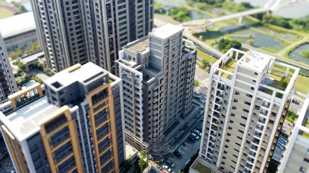 新北市板橋區「玫瑰好室」建物外觀鳥瞰。(圖/國家住宅及都市更新中心提供)