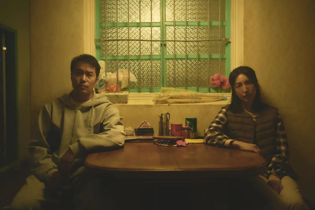 楊謹華（左）首次搭檔張孝全（右），曝他私下面。（圖／嘉揚電影 提供）