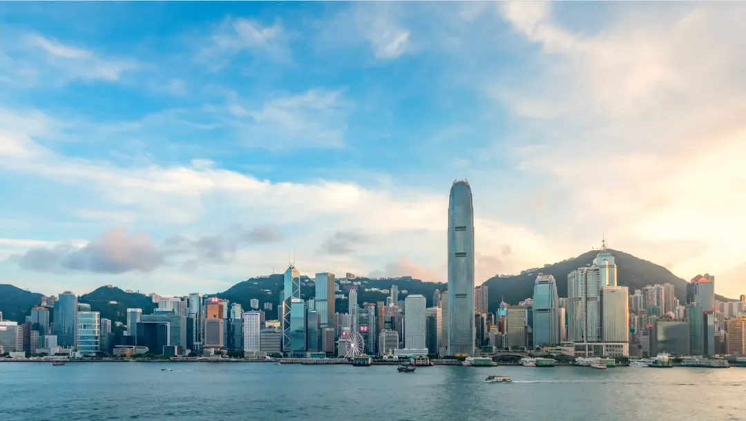 港維多利亞港美景重現線上旅展！香港旅遊發展局推出「線上香港旅展」，吸引全球遊客再次探索香港的無限魅力。(圖/香港旅遊局提供)