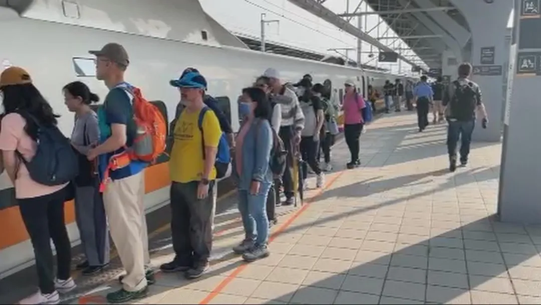 高鐵在8日國慶連假前1天加開列車與午夜跨日列車疏運人潮。（示意圖／資料照／中天新聞）