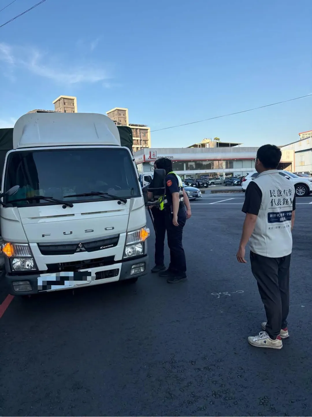 小貨車停靠許久。（圖／翻攝自田寮里里長-張鈺昇臉書）