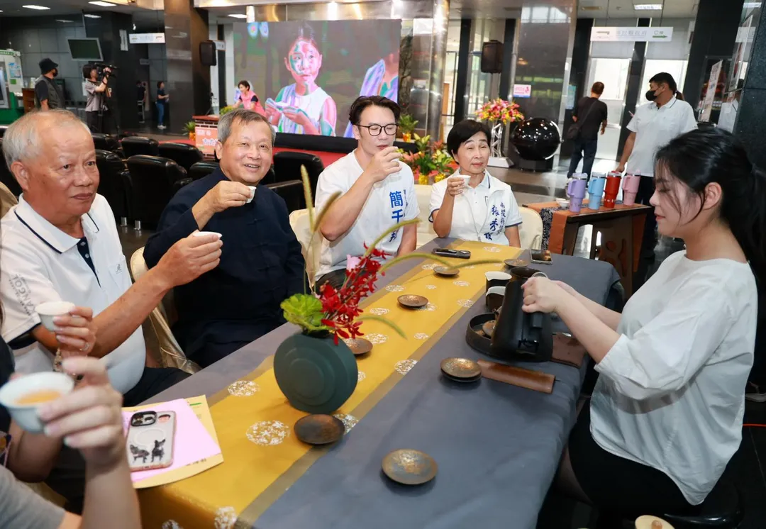 南投世界茶業博覽會10月3日登場，副縣長王瑞德邀您品茶遊茶鄉。（圖／南投縣政府提供）