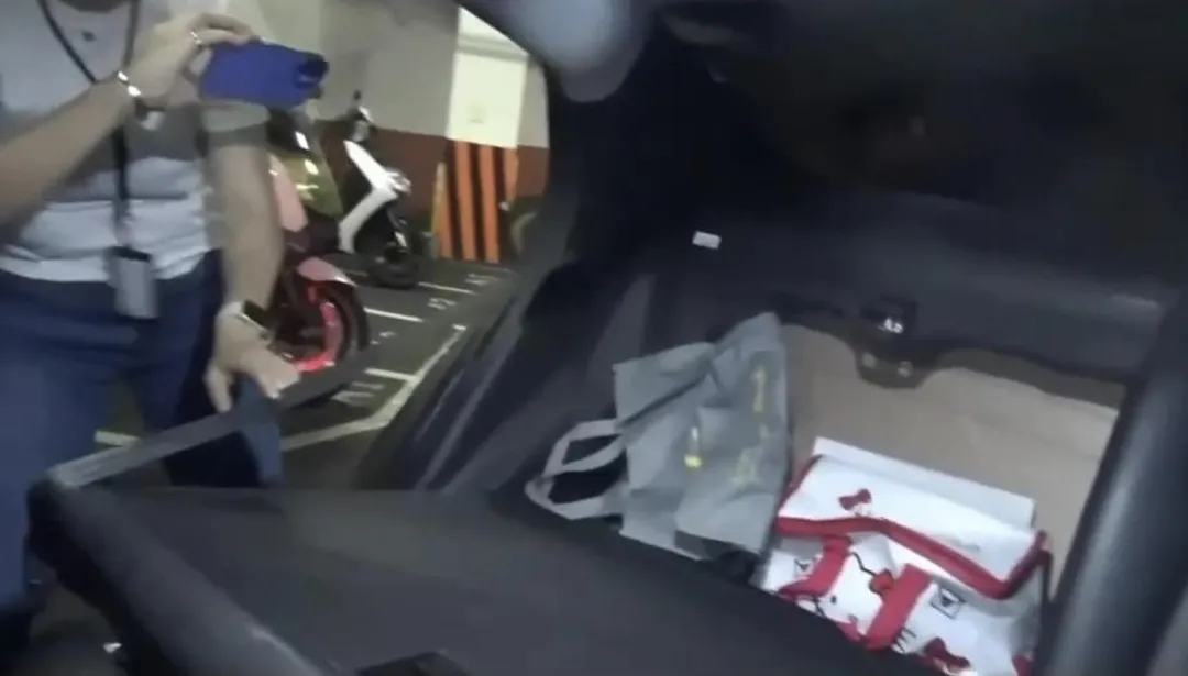 販毒集團改裝車輛用夾層藏匿毒品。（圖／翻攝畫面）