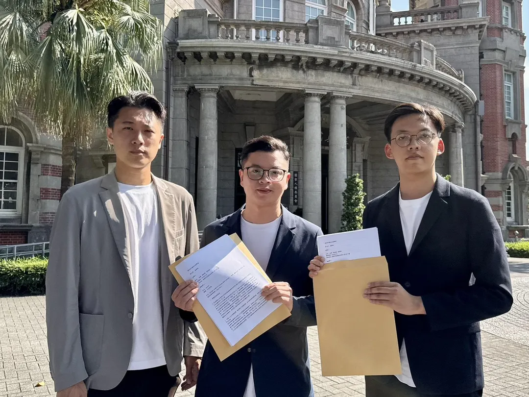 凌濤、鄧凱勛、康晉瑜赴監察院告發沈伯洋。（圖／凌濤辦公室提供）