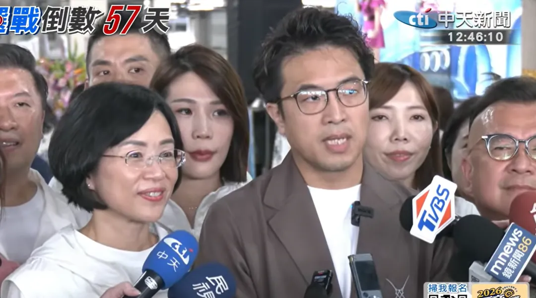 沈伯洋與蘇巧慧共同出席興德宮舉辦的餐會。（圖／中天新聞）