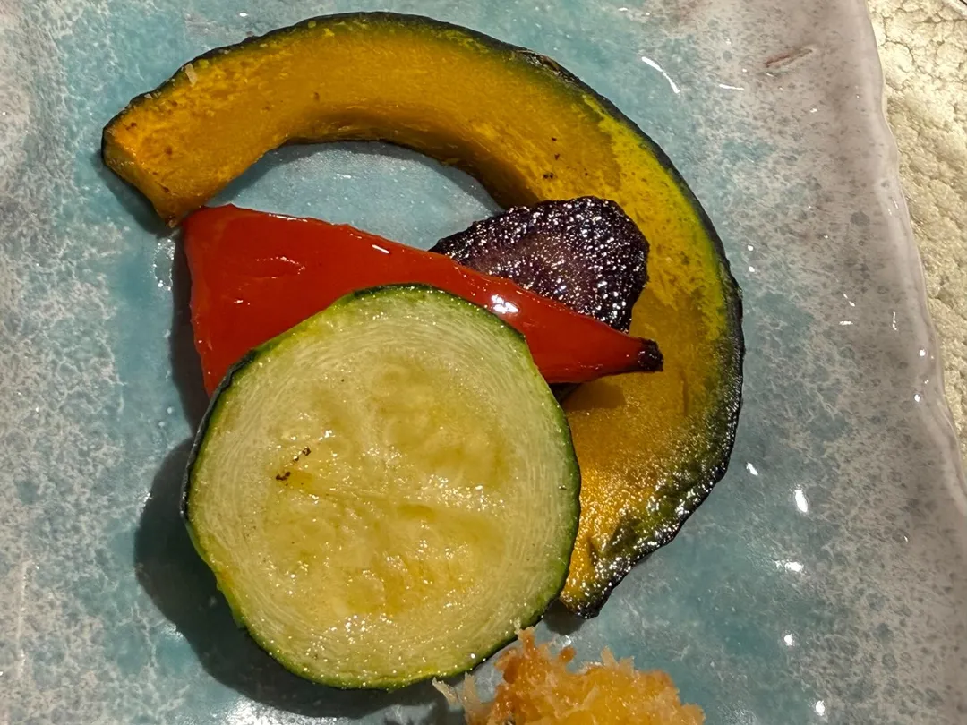 大蒜鯷魚醬爆炒菜蔬。（圖／黃宏輝提供）
