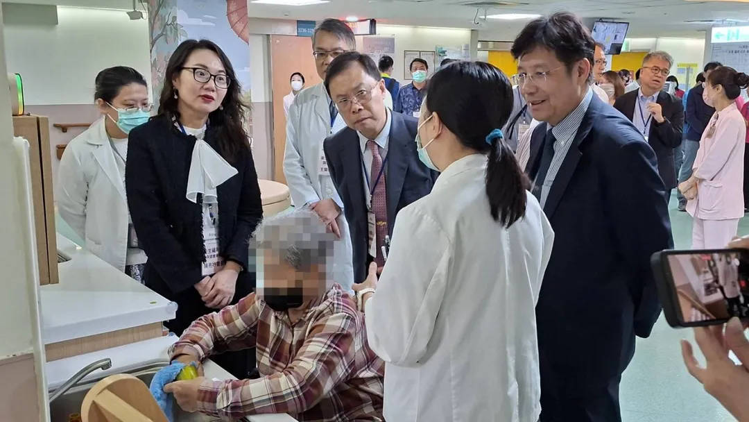 為落實「健康台灣」政策，衛生福利部旗山醫院今（3）日上午舉辦「健保復健病房試辦計畫」啟動記者會。（圖／衛福部）