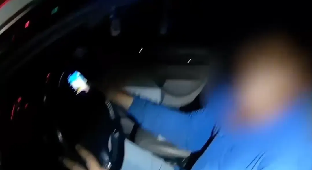 經唾液快篩呈現陽性反應後，員警同時在車上查獲毒品及相關器具，立即將車輛移置保管，後續追查毒品來源及流向。（圖／警方提供）