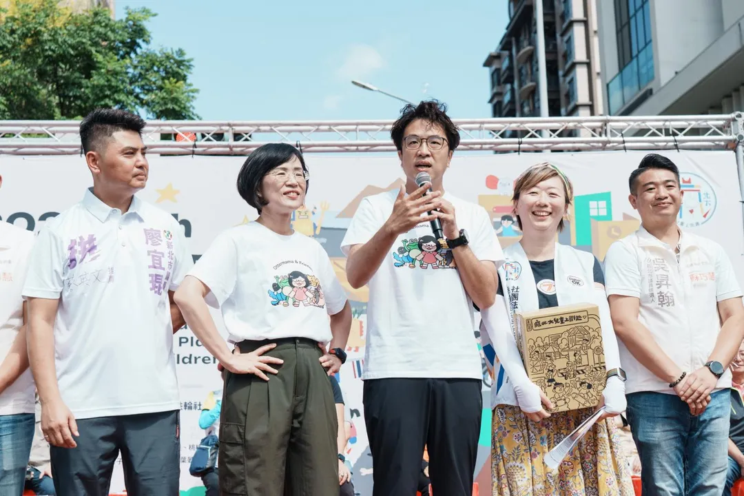 沈伯洋和蘇巧慧合體助選。（圖/沈伯洋競辦提供）