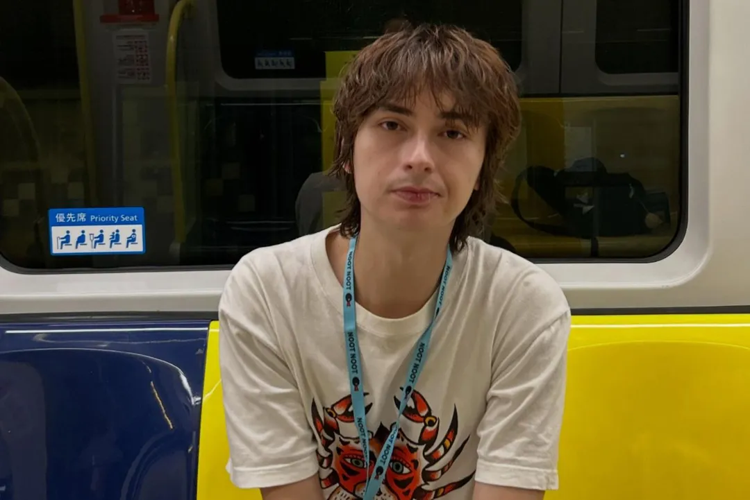 25歲台美混血網紅「詹姆士派對」近日透過IG公開自身健康狀況,證實經醫師診斷罹患「中期肝癌」。(圖/翻攝自詹姆士派對IG)