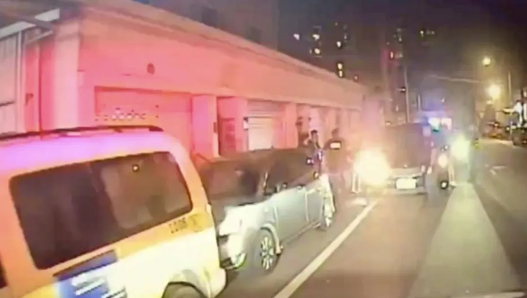 桃園大溪昨晚發生鬥毆事件。(圖/翻攝畫面)