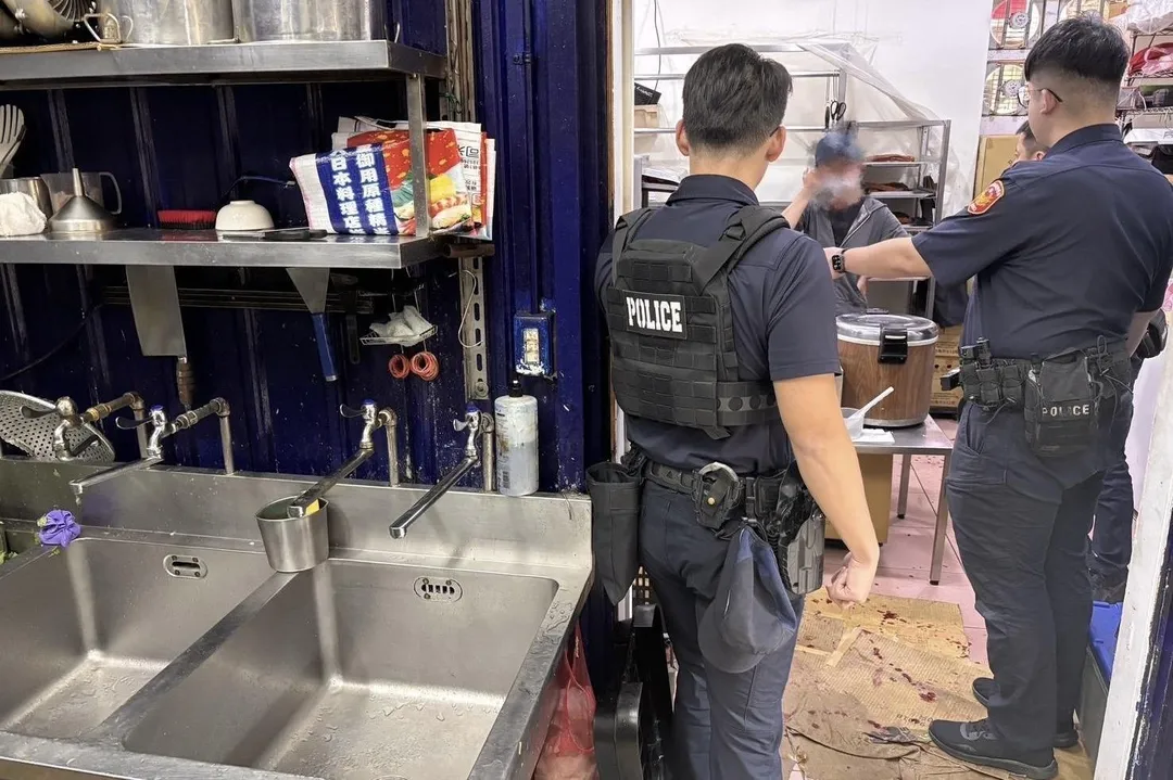 桃園一間燒臘店下午發生砍人案。（圖／翻攝畫面）