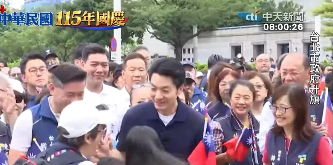 蔣萬安受到支持者熱烈歡迎。（圖/中天新聞）