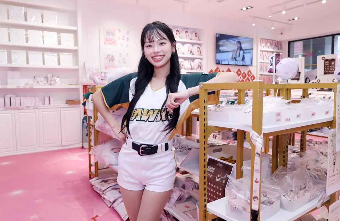 Wing Stars練習生阿咪有「最美店花」之稱，她很感謝粉絲們的支持，承諾會努力拚轉正。（圖／譚兆青攝）