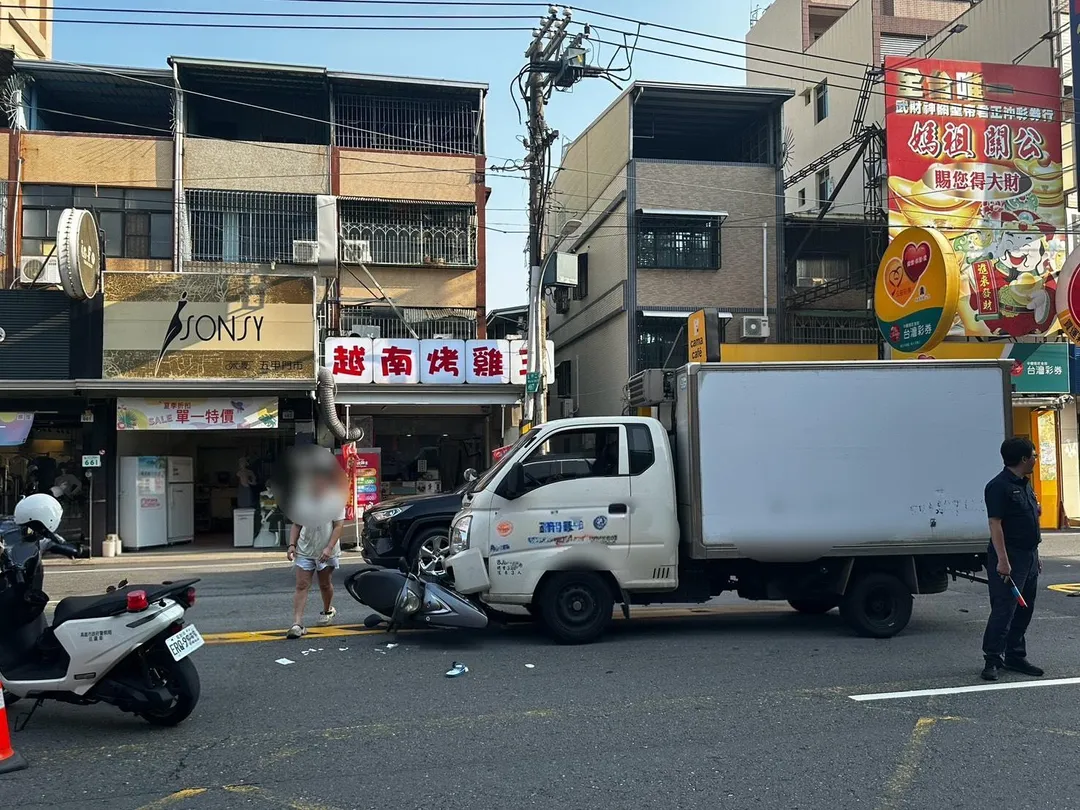 77歲何姓男子送醫宣告不治。（圖／警方提供）
