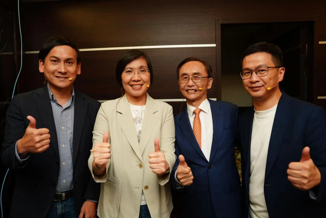 國民黨立委羅智強、葉元之、徐巧芯今晚出席新竹縣湖口「董事長開講」粉絲見面會，力挺徐欣瑩立委提出的「陽光縣政」。（圖/徐欣瑩辦公室提供）