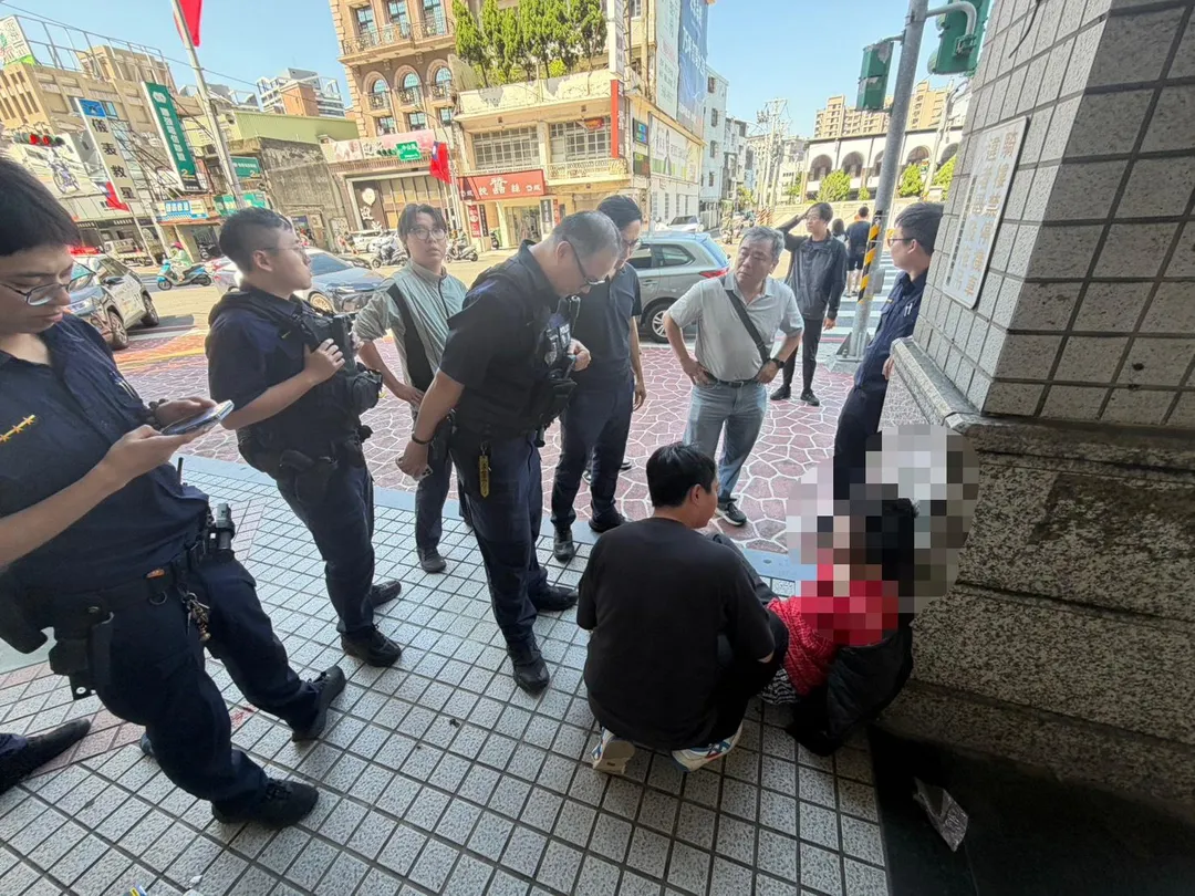 涉嫌持刀殺害阿姨的李姓男子逃亡1天，於12日中午在桃園落網。（圖／警方提供）