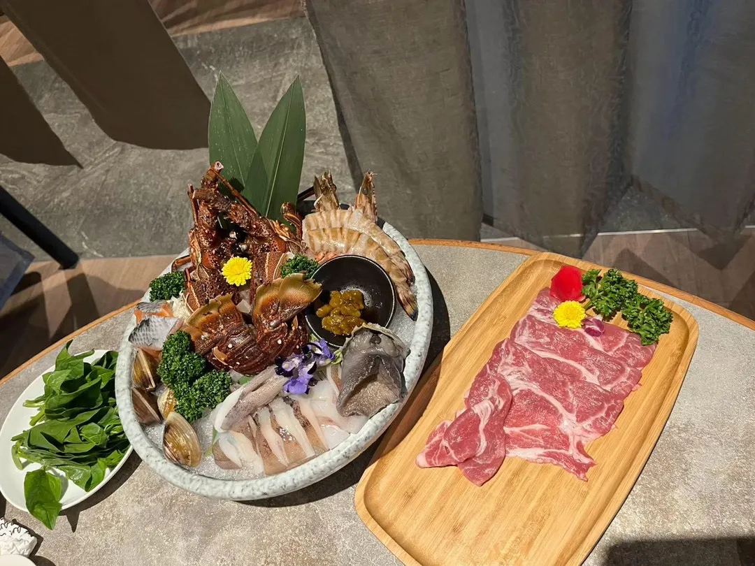 橘色涮涮屋日前因龍蝦生魚片餐點引發熱議。(示意圖/中天新聞資料照)