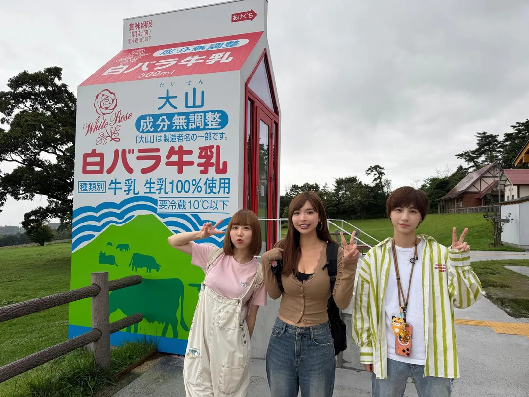 歌手魏嘉瑩(右)日前前往日本鳥取旅遊。(圖/相信音樂 提供)