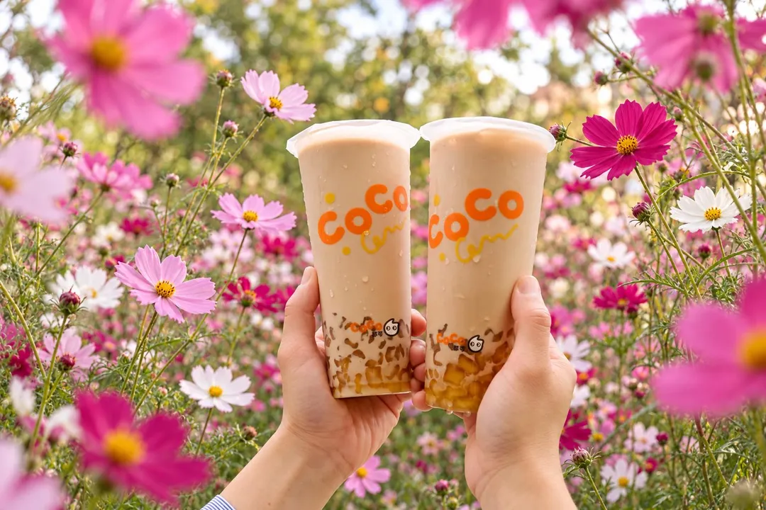 10月14日「週三好友日」推出人氣「粉角奶茶（L）」買一送一活動，兩杯只需60元。（圖／CoCo都可提供）