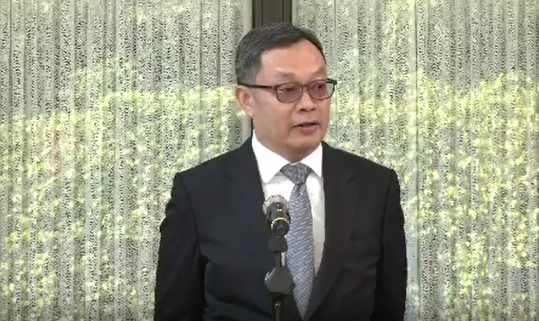 外交部次長陳明祺13日赴立法院院會備詢前接受媒體聯訪。（圖／中天新聞）