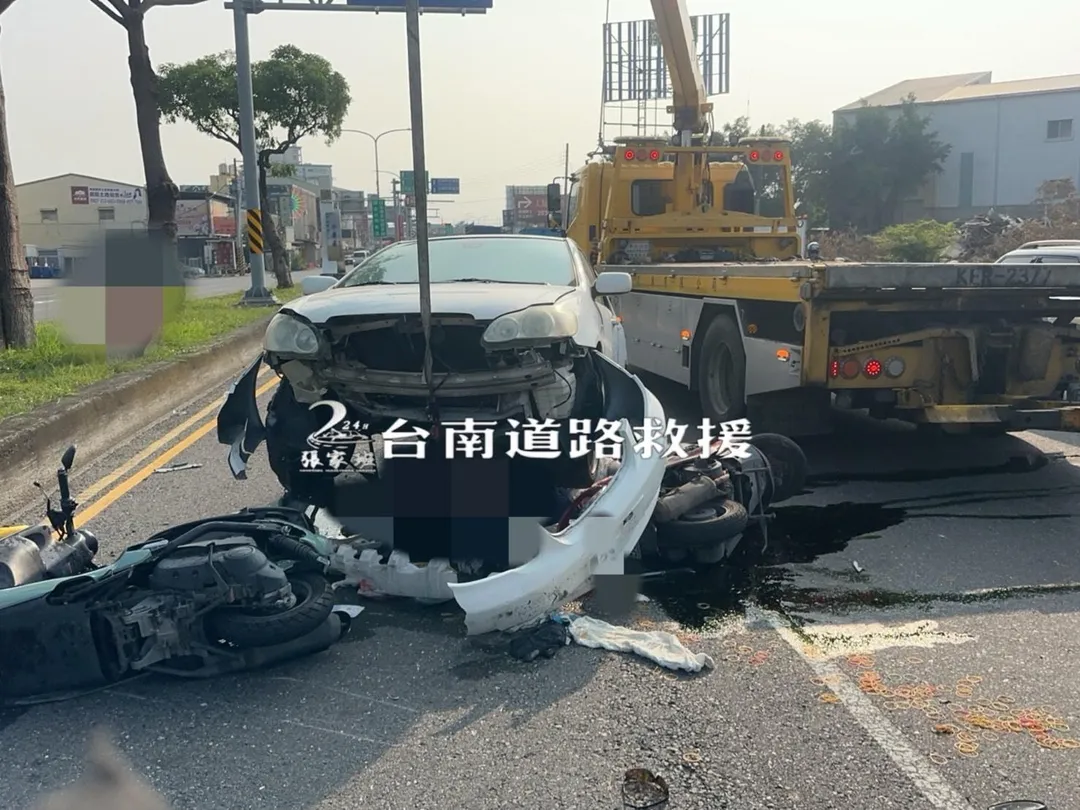 警消搶救畫面。（圖／台南道路救援張家班提供）