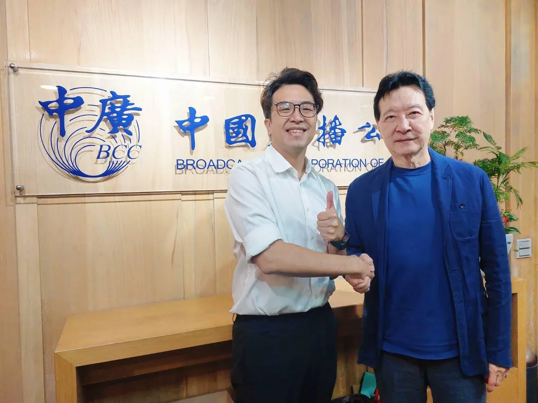 趙少康14日第二度專訪沈伯洋，遭部分藍營人士質疑害慘國民黨。（圖／中廣新傳媒提供）