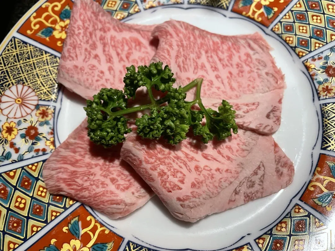 贈送的宮崎牛雪花。（圖／黃宏輝提供）