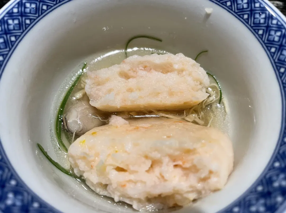 魚漿內蝦泥。（圖／黃宏輝提供）