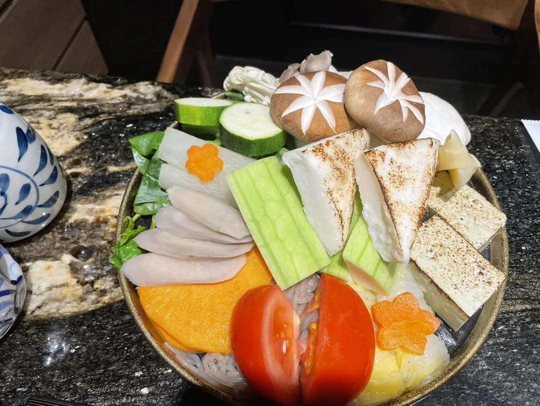 豐富配菜。（圖／黃宏輝提供）