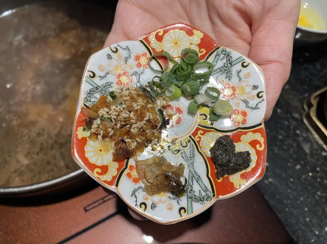 煮松露滑蛋的配料。（圖／黃宏輝提供）