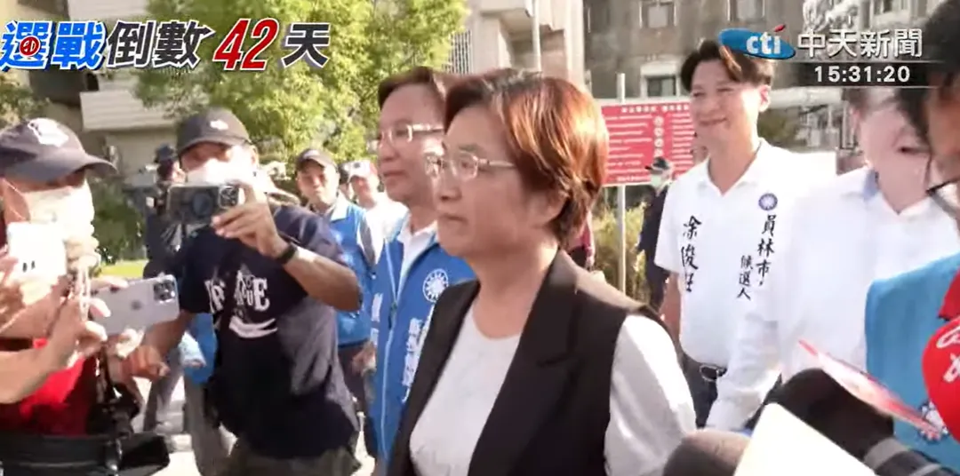 王惠美現身,引發關注。(圖/中天新聞)