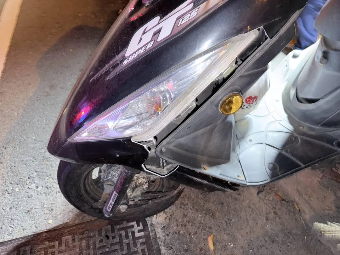 湖口榮光路交通事故造成雙方擦挫傷，警方提醒行人遵守交通規則。（圖／警方提供）