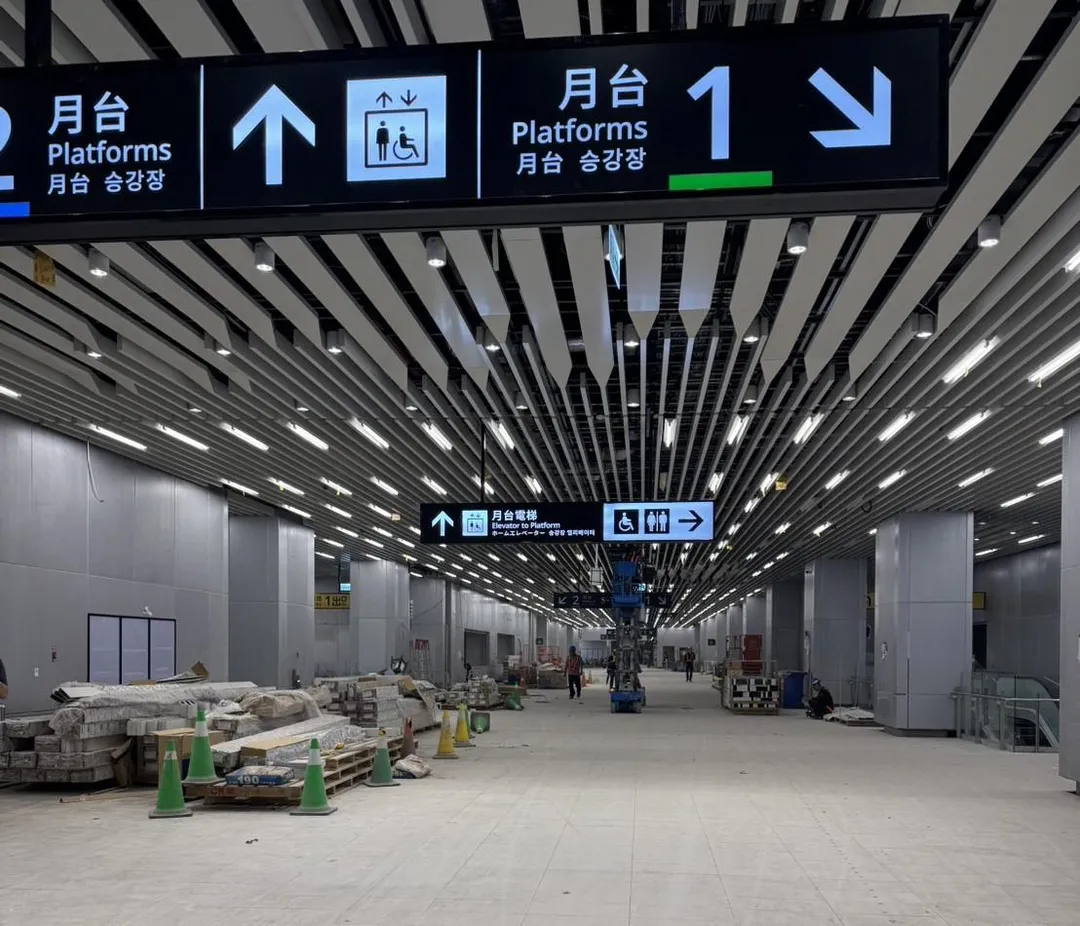 台灣鐵路產業工會質疑，車站通車前究竟有沒有完成充分驗收、清潔及營運整備。（圖／民眾提供）
