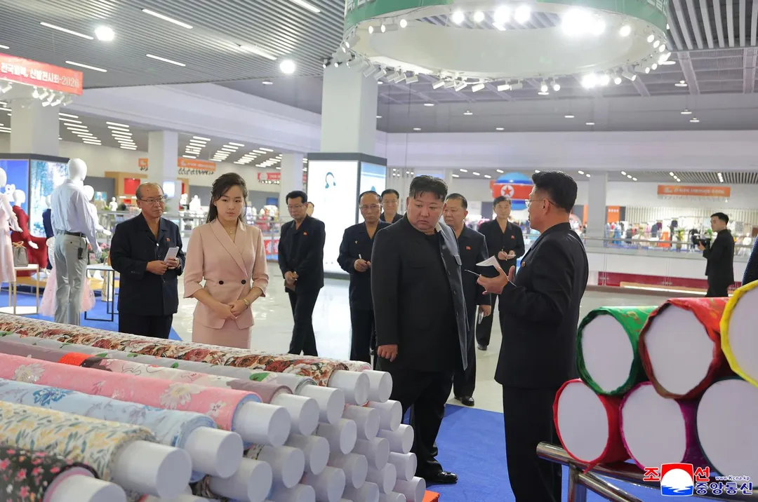 北韓官媒釋出金正恩近照駁斥病逝謠言。（圖／美聯社）