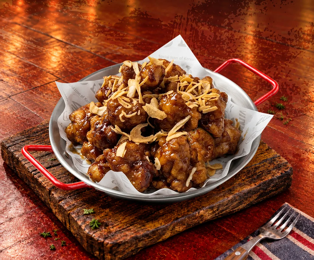 11月1日推出季節限定新品「煙燻燒烤炸雞」。（圖／ Bonchon 本村韓食炸雞提供）