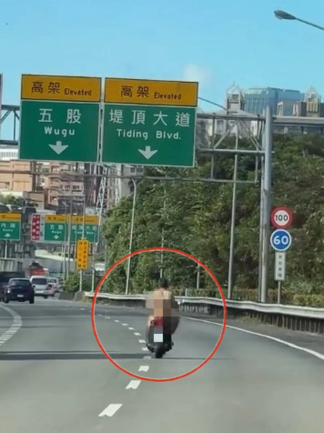 國道1號21日上午發生民眾裸體騎機車闖入狂飆的事件。（圖／翻攝abbypgju的Threads）