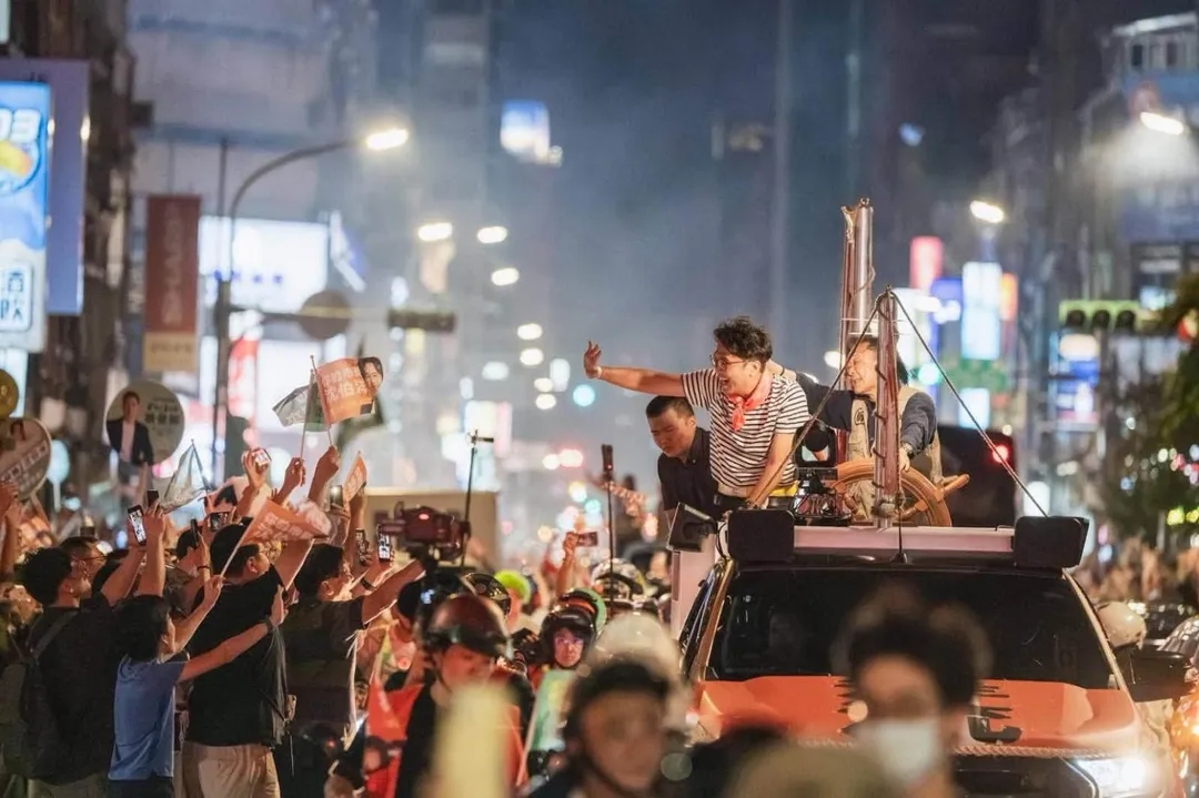 中正大學傳播學系教授羅世宏分析，「洋流」不只是單純的競選口號，而是一套結合政治敘事、情緒動員與數位操作的選戰策略。（圖／台北沈伯洋臉書）