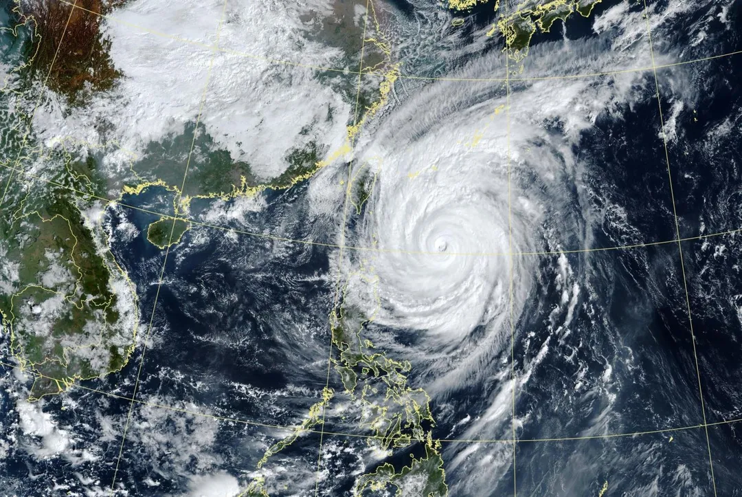 氣象署預計將於上午11時30分發布陸上颱風警報。（圖／中央氣象署）