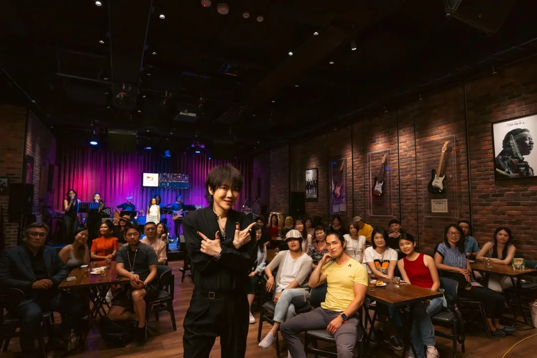 醫師歌手達特推出了第二張最新台語專輯《攏是愛》。(圖/大樂寶娛樂 提供)