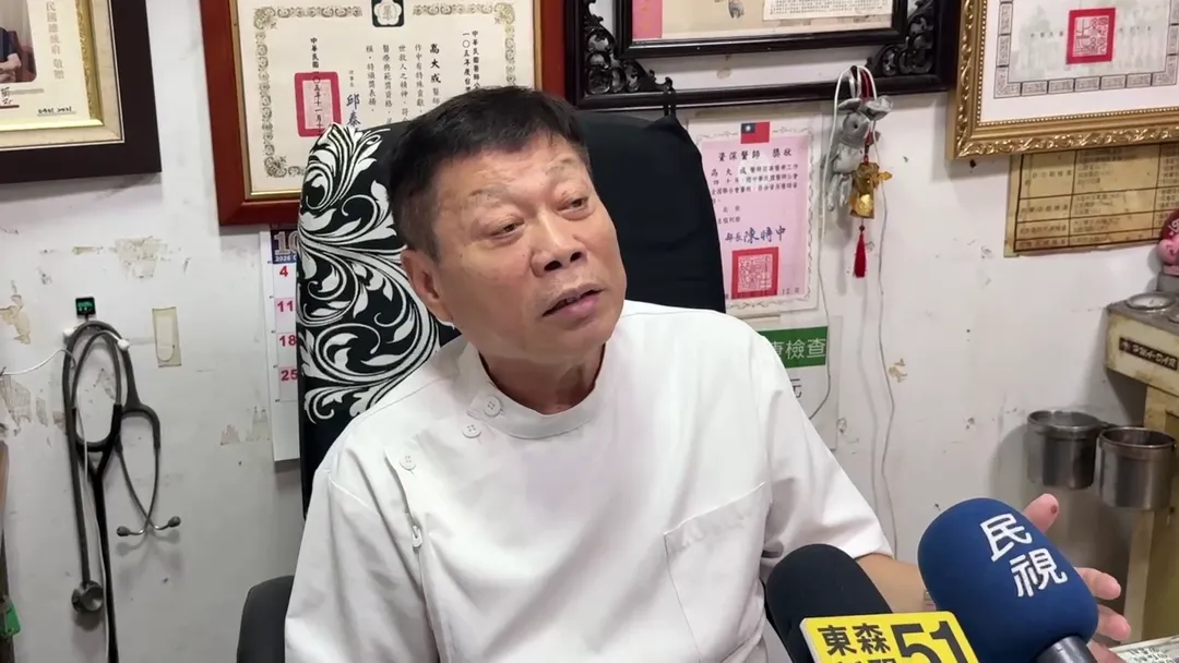 法醫高大成分析,兇嫌恐假意爭吵後,暗中帶走房卡伺機潛入行凶。(圖/中天新聞)