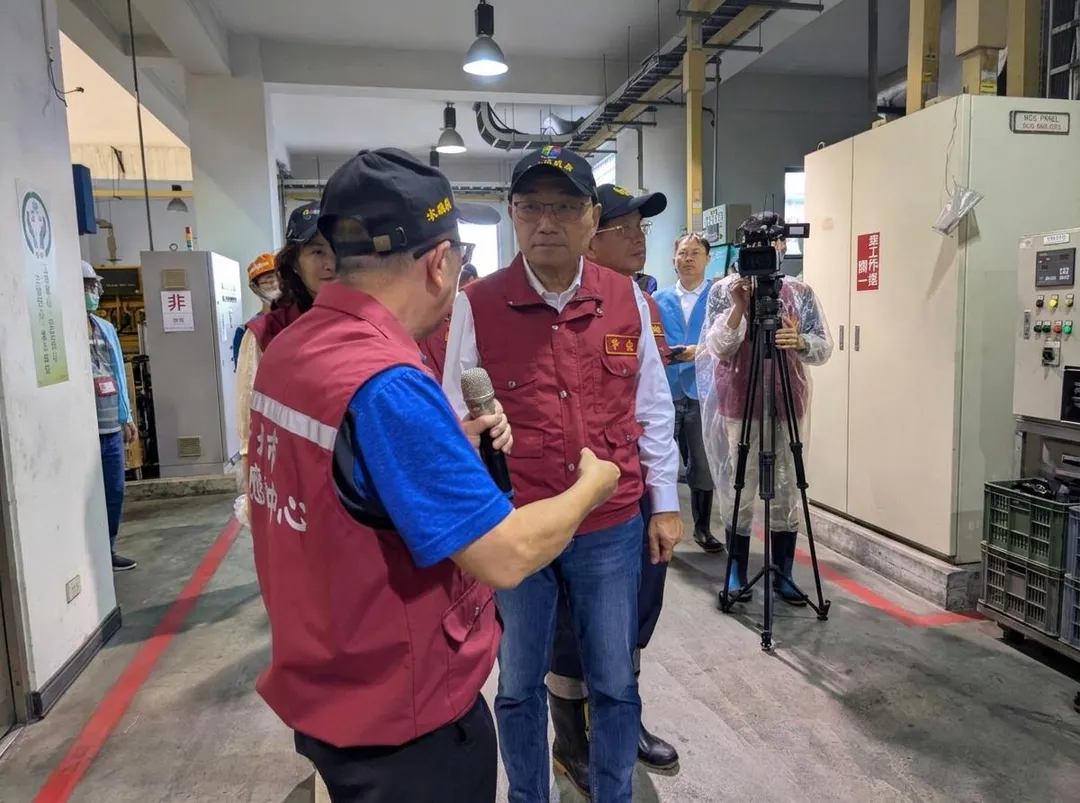 水利局長宋德仁說明人員防汛整備工作情形