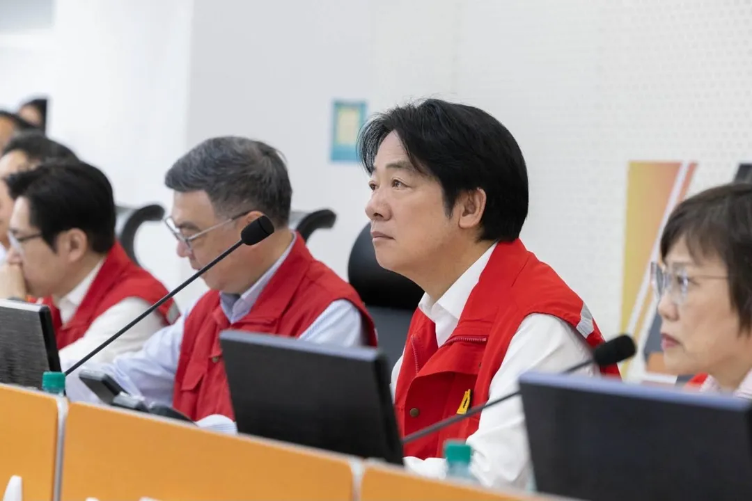 賴清德總統23日到中央災害應變中心。(圖/翻攝賴清德臉書)