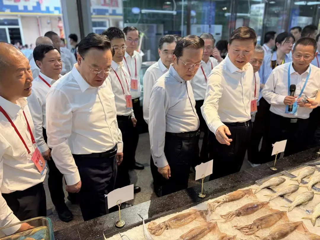 國民黨副主席張榮恭，受台灣漁業團體邀請，今（23日）上午出席在廈門舉辦的「台灣漁產品輸入大陸儀式」。（圖／國民黨提供）