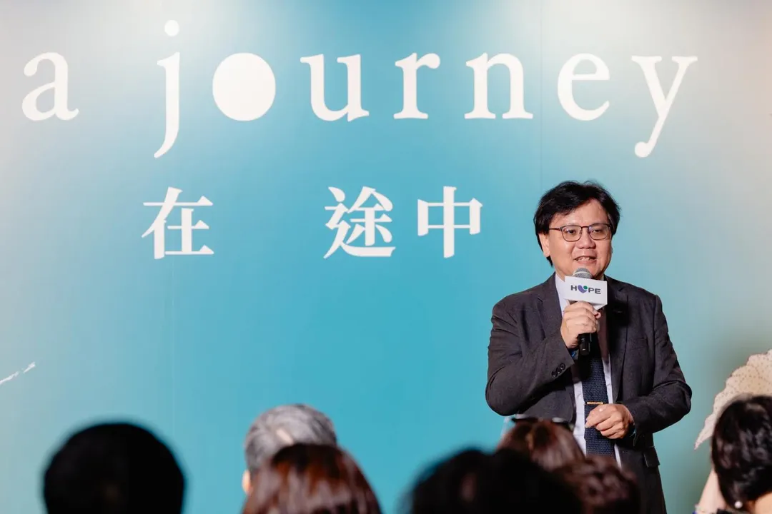 羅盛典醫師指出，基金會於2002年由一群腫瘤科醫護人員共同創立，正是因為看見癌友走出診間後，仍面臨許多醫療無法單獨解決的生活困境。(圖/翻攝自癌症希望基金會臉書)