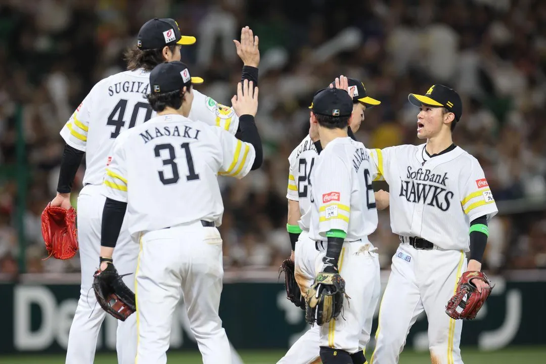 軟銀鷹開心拿下日本大賽首勝。(圖/翻攝自日本電視台)