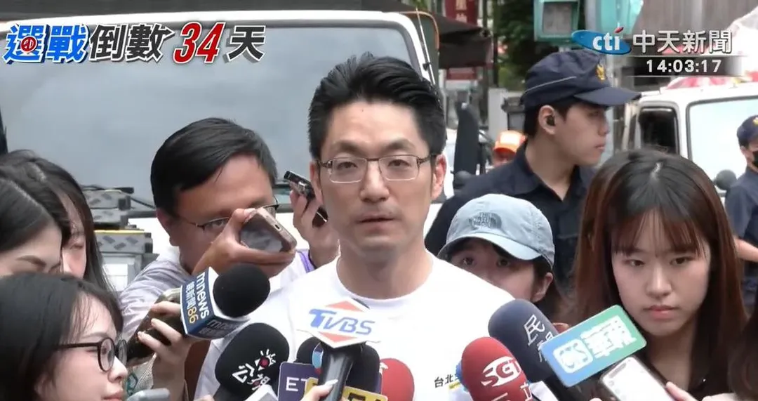 蔣萬安下午出席陳錦祥競總成立受訪時坦言要給清潔隊員高度肯定。（圖／中天新聞）
